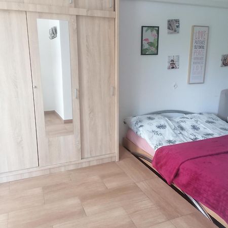 Ujkapu Sunshine Apartments Győr Exterior foto