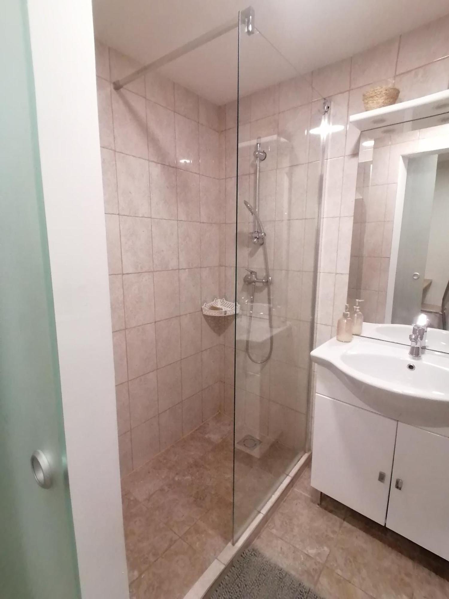 Ujkapu Sunshine Apartments Győr Zimmer foto